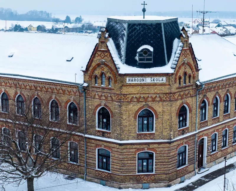 škola_v_zimě